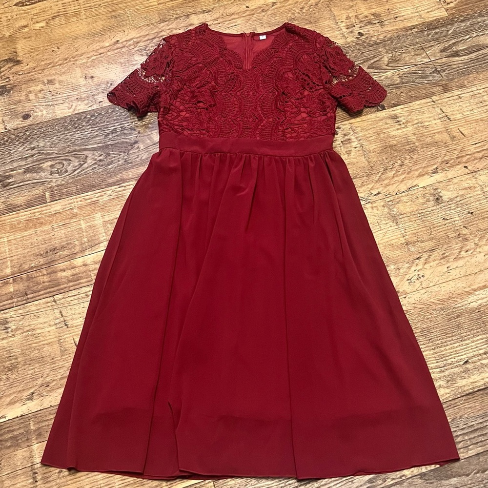 Burgundy Lace  Dress Short Sleeve Size M Scalloped V-neck Floral Lace Formal